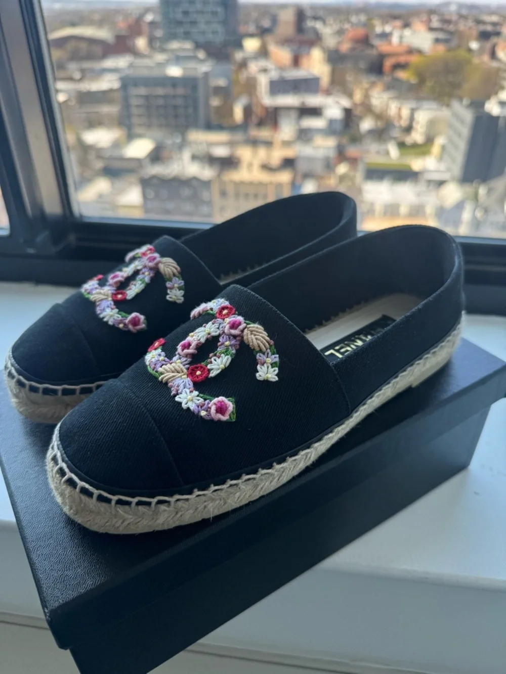 Chanel Black Espadrilles with Embroidered Floral CC - Picture 4 of 4